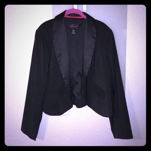 Torrid black cropped tuxedo jacket/blazer sz 18
